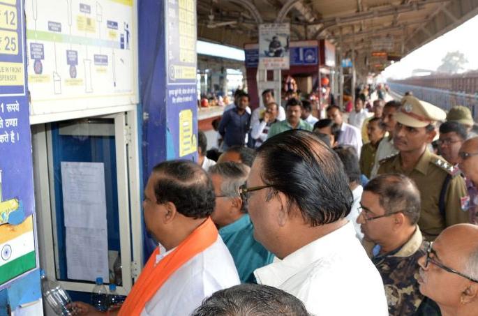 Inspection of Railway Station at Bhusawal Station | रेल्वे पथकाकडून भुसावळ स्थानकावर पाहणी Inspection of Railway Station at Bhusawal Station | रेल्वे पथकाकडून भुसावळ स्थानकावर पाहणी