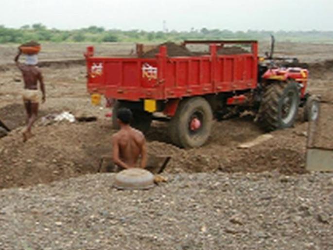 Action for 311 vehicles in Dhule district in 10 months | धुळे जिल्ह्यात दहा महिन्यात ३११ वाहनांवर कारवाई