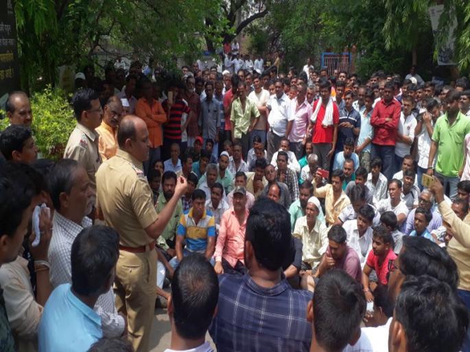 Nardana village aggressor for murder of Mayur Sisode | मयूर सिसोदे खूनप्रकरणी नरडाणा ग्रामस्थ आक्रमक