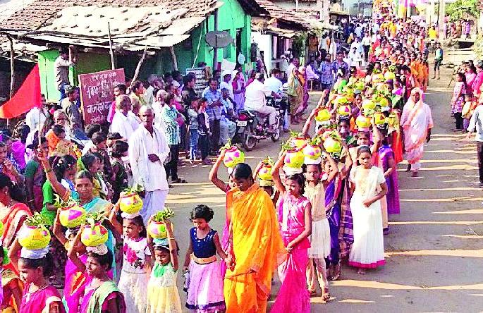 City of Maharishi Valmiki's palanquin | महर्षी वाल्मिकीच्या पालखीने शहर दुमदुमले City of Maharishi Valmiki's palanquin | महर्षी वाल्मिकीच्या पालखीने शहर दुमदुमले