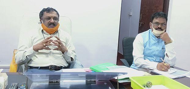 Gondwana University will strive for special status | गोंडवाना विद्यापीठाला विशेष दर्जा मिळवून देण्यासाठी प्रयत्न करणार Gondwana University will strive for special status | गोंडवाना विद्यापीठाला विशेष दर्जा मिळवून देण्यासाठी प्रयत्न करणार