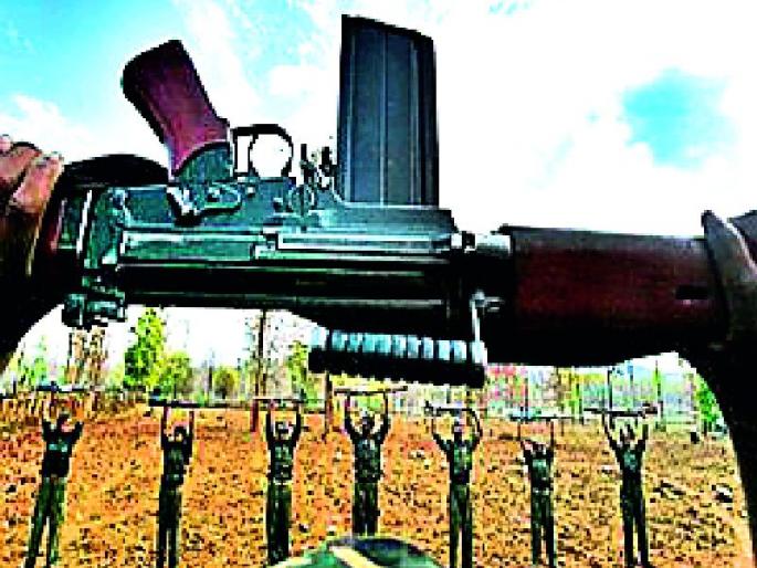 Surrender of a woman and two male naxalites | एक महिला व दोन पुरूष नक्षलवाद्यांचे आत्मसमर्पण Surrender of a woman and two male naxalites | एक महिला व दोन पुरूष नक्षलवाद्यांचे आत्मसमर्पण