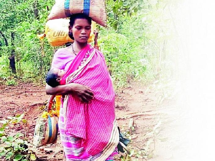 On the sixth day after delivery, she reached her own village in Chhattisgarh | प्रसुतीनंतरही सहाव्या दिवशी तिने पायीच गाठले छत्तीसगडमधील स्वत:चे गाव On the sixth day after delivery, she reached her own village in Chhattisgarh | प्रसुतीनंतरही सहाव्या दिवशी तिने पायीच गाठले छत्तीसगडमधील स्वत:चे गाव