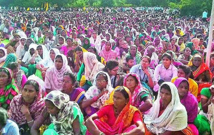 Believing the power of society | माना समाजाचे शक्तिप्रदर्शन