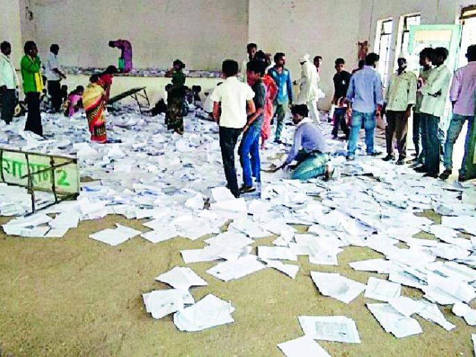 Thousands of workers apply for help | कामगारांचे हजारो अर्ज बेवारस Thousands of workers apply for help | कामगारांचे हजारो अर्ज बेवारस