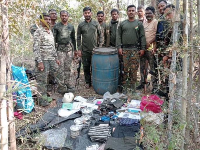 Large stockpile of explosives and other materials in Gadchiroli; Includes live cooker bombs | गडचिरोलीत स्फोटकांसह अन्य साहित्याचा मोठा साठा पोलिसांच्या हाती; जिवंत कुकर बॉम्बचा समावेश
