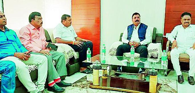 Shiv Sena is active only to correct 'she' mistake | ‘ती’ चूक सुधारण्यासाठीच शिवसेना सक्रिय