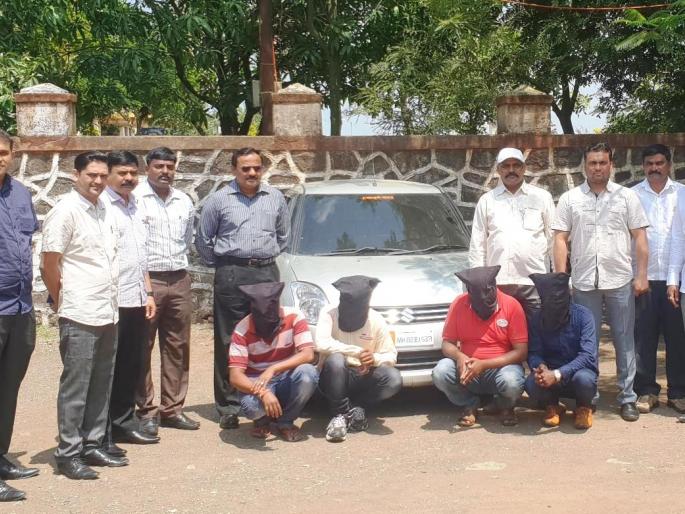 In the possession of the robbery on the Ghoti-Sinnar road | घोटी-सिन्नर मार्गावर लूट करणारे ताब्यात In the possession of the robbery on the Ghoti-Sinnar road | घोटी-सिन्नर मार्गावर लूट करणारे ताब्यात