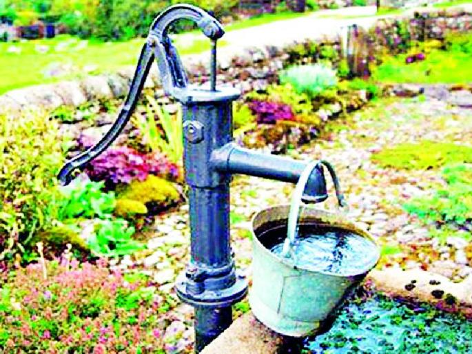 Decrease in water level due to fault wells | विंधन विहिरींमुळे पाण्याच्या पातळीत घट Decrease in water level due to fault wells | विंधन विहिरींमुळे पाण्याच्या पातळीत घट