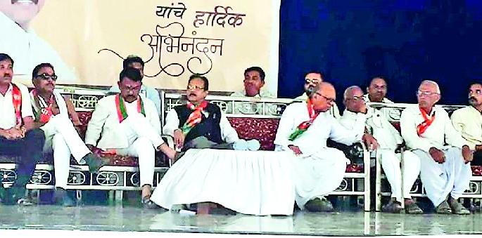 Develop the center plans and bring development | केंद्राच्या योजना आणून विकास करु Develop the center plans and bring development | केंद्राच्या योजना आणून विकास करु