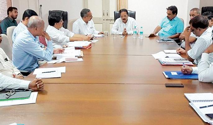 Instant loan waiver tasks | कर्जमाफीची कामे त्वरित करा Instant loan waiver tasks | कर्जमाफीची कामे त्वरित करा