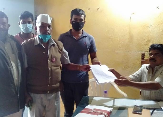 Demand for inquiry into bogus seeds | बोगस बियाणांप्रकरणी चौकशी करण्याची मागणी Demand for inquiry into bogus seeds | बोगस बियाणांप्रकरणी चौकशी करण्याची मागणी