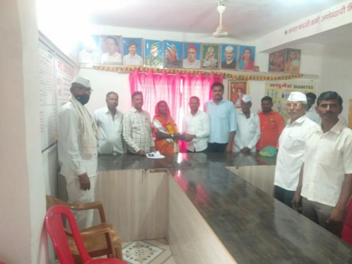 Sweepers became village stewards | सफाई कर्मचारी बनल्या गावच्या कारभारीण Sweepers became village stewards | सफाई कर्मचारी बनल्या गावच्या कारभारीण