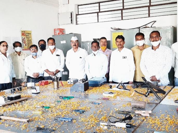 Khandenavami in ITI | आयटीआयमध्ये खंडेनवमी Khandenavami in ITI | आयटीआयमध्ये खंडेनवमी