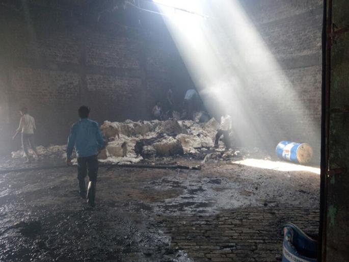 Fire occured in ginning mill at Bhokardan | भोकरदन येथे जिनिंगला आग