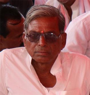 Husband's murder in Mahakala | महाकाळा येथे पत्नीने केला पतीचा खून Husband's murder in Mahakala | महाकाळा येथे पत्नीने केला पतीचा खून