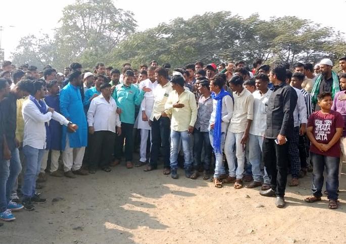 Rally in Bhokardan city; Market jam | भोकरदन शहरात मोर्चा; बाजारपेठ ठप्प Rally in Bhokardan city; Market jam | भोकरदन शहरात मोर्चा; बाजारपेठ ठप्प