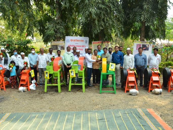 Distribution of Kadba Kutti Yantra at Pimpri (Roulas) | पिंप्री (रौळस) येथे कडबा कुट्टी यंत्राचे वाटप Distribution of Kadba Kutti Yantra at Pimpri (Roulas) | पिंप्री (रौळस) येथे कडबा कुट्टी यंत्राचे वाटप