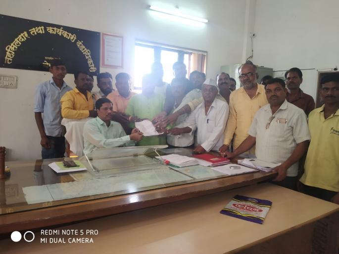 Demand for extension of fodder camp | चारा छावणीला मुदतवाढ देण्याची मागणी  Demand for extension of fodder camp | चारा छावणीला मुदतवाढ देण्याची मागणी