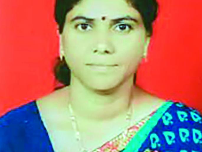 Navratri 2020: I- Durga: Archana Ahirekar kept Corona away from the village | Navratri 2020 : मी- दुर्गा : अर्चना अहिरेकर यांनी गावापासून कोरोनाला दूर ठेवले Navratri 2020: I- Durga: Archana Ahirekar kept Corona away from the village | Navratri 2020 : मी- दुर्गा : अर्चना अहिरेकर यांनी गावापासून कोरोनाला दूर ठेवले