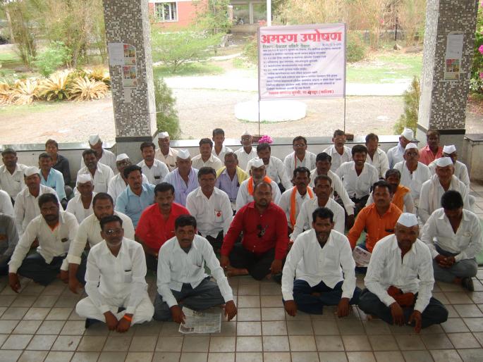 Death fasting for the investigation of corruption in Murali | मुरमीतील भ्रष्टाचाराच्या चौकशीसाठी आमरण उपोषण Death fasting for the investigation of corruption in Murali | मुरमीतील भ्रष्टाचाराच्या चौकशीसाठी आमरण उपोषण