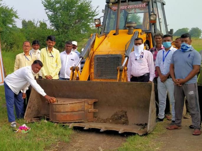 Road work under Maharajaswa to Vadzhakan | वडझाकणला महाराजस्वअंतर्गत रस्ता काम Road work under Maharajaswa to Vadzhakan | वडझाकणला महाराजस्वअंतर्गत रस्ता काम