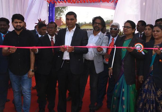 Students engaged in 'Educational Carnival' | ‘एज्युकेशनल कार्निवल’मध्ये रमले विद्यार्थी Students engaged in 'Educational Carnival' | ‘एज्युकेशनल कार्निवल’मध्ये रमले विद्यार्थी