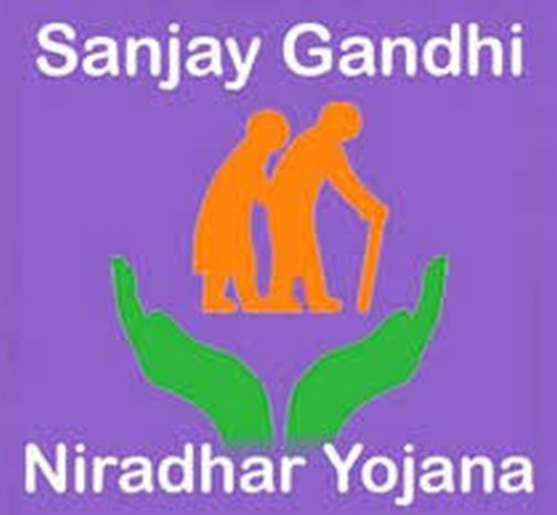 Beneficiaries of various schemes deprived of the benefit | विविध योजनांचे लाभार्थी लाभापासून वंचित Beneficiaries of various schemes deprived of the benefit | विविध योजनांचे लाभार्थी लाभापासून वंचित