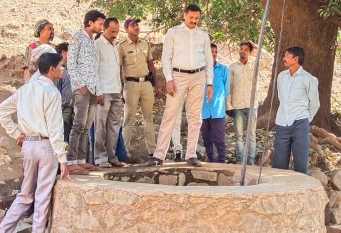 The villagers read the problems | ग्रामस्थांनी वाचला समस्यांचा पाढा