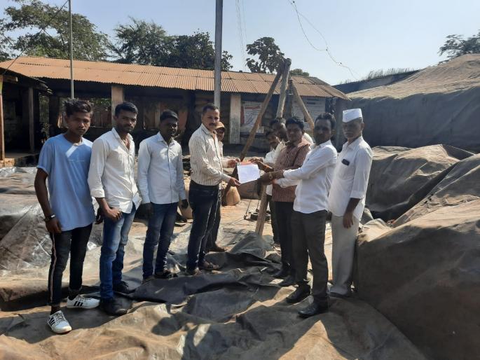 Monopoly Grain Shopping Center abruptly closed | एकाधिकार धान्य खरेदी केंद्र अचानक बंद  Monopoly Grain Shopping Center abruptly closed | एकाधिकार धान्य खरेदी केंद्र अचानक बंद