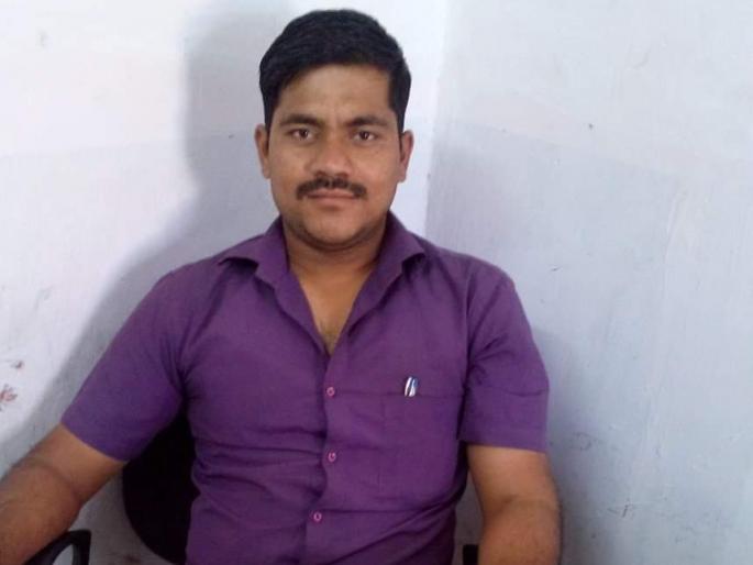 Kavtheemahalakalakalak police two arrested for taking a bribe of 15 thousand | कवठेमहांकाळच्या दोन पोलिसांना १५ हजाराची लाच घेताना अटक Kavtheemahalakalakalak police two arrested for taking a bribe of 15 thousand | कवठेमहांकाळच्या दोन पोलिसांना १५ हजाराची लाच घेताना अटक