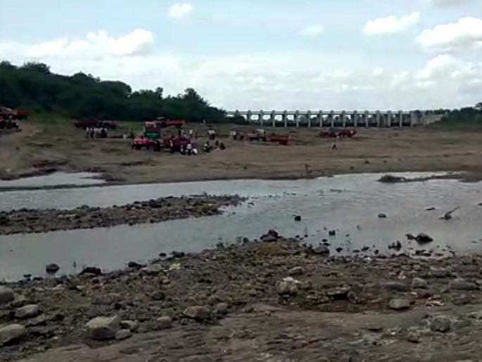 Parbhani: 1 Survey of sand ghats | परभणी : १६१ वाळू घाटांचे सर्व्हेक्षण Parbhani: 1 Survey of sand ghats | परभणी : १६१ वाळू घाटांचे सर्व्हेक्षण