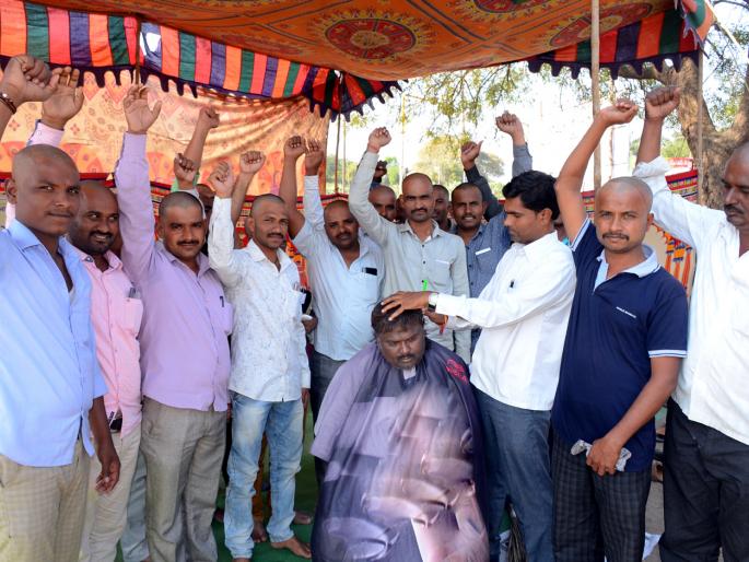 Parbhani: protested by shaving | परभणी : मुंडण करून नोंदविला निषेध Parbhani: protested by shaving | परभणी : मुंडण करून नोंदविला निषेध