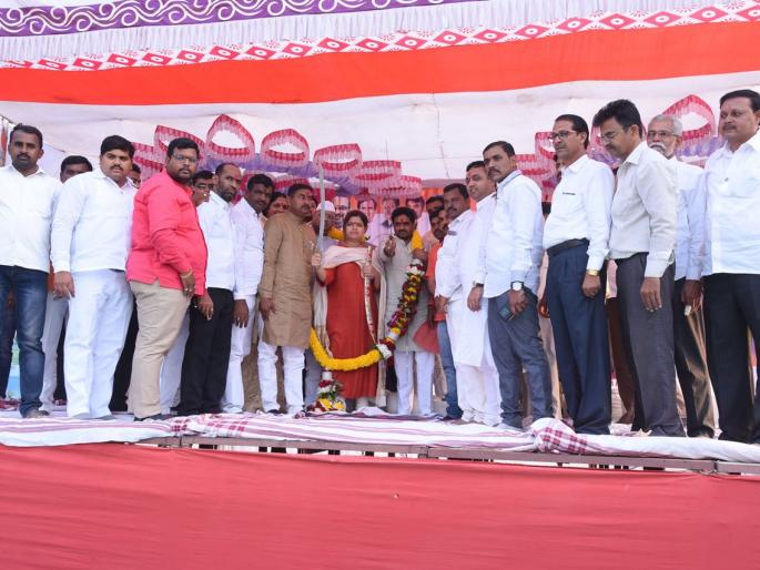 Satara: The time when the water demanded from the water of the water: Poonam Mahajan | सातारा : ज्यांच्याकडे पाणी मागितले त्यांच्या तोंडचे पाणी पळण्याची वेळ : पूनम महाजन