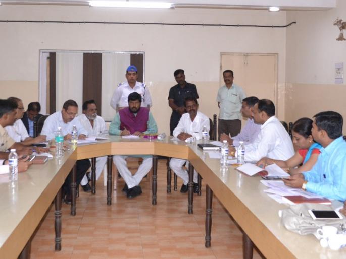 Sangli: Launch a library in each slum in the municipal area: Ramdas Athavale | सांगली : महानगरपालिका क्षेत्रातील प्रत्येक झोपडपट्टीत एक ग्रंथालय सुरू करा : रामदास आठवले Sangli: Launch a library in each slum in the municipal area: Ramdas Athavale | सांगली : महानगरपालिका क्षेत्रातील प्रत्येक झोपडपट्टीत एक ग्रंथालय सुरू करा : रामदास आठवले