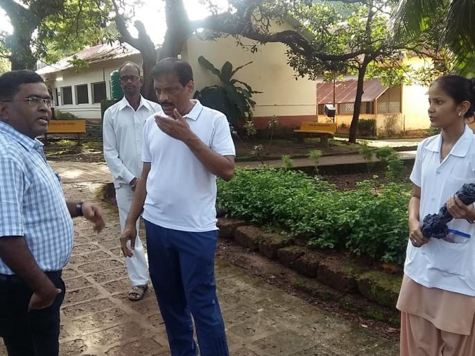 Ratnagiri District Officials; Surround the offices | रत्नागिरीच्या जिल्हाधिकाऱ्यांची फेरी; कार्यालयांना घेरी Ratnagiri District Officials; Surround the offices | रत्नागिरीच्या जिल्हाधिकाऱ्यांची फेरी; कार्यालयांना घेरी