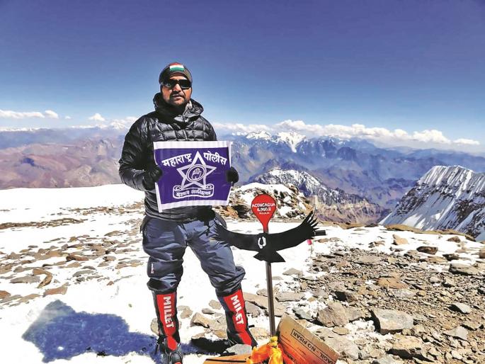 Sangli's son Sambhaji Gurav climbed the highest peak in America | सांगलीच्या सुपुत्राची अमेरिकेतील सर्वोच्च शिखरावर चढाई, प्राणवायूची उपलब्धता ५० टक्केच Sangli's son Sambhaji Gurav climbed the highest peak in America | सांगलीच्या सुपुत्राची अमेरिकेतील सर्वोच्च शिखरावर चढाई, प्राणवायूची उपलब्धता ५० टक्केच