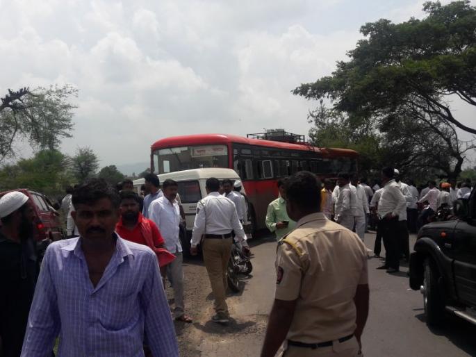 Triple accidents hurt thee | तिहेरी अपघात तेरा जखमी Triple accidents hurt thee | तिहेरी अपघात तेरा जखमी