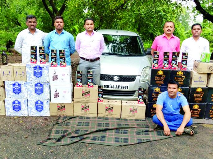 Car possession with alcohol, excise department action | दारूसह कार ताब्यात, उत्पादन शुल्क विभागाची कारवाई Car possession with alcohol, excise department action | दारूसह कार ताब्यात, उत्पादन शुल्क विभागाची कारवाई