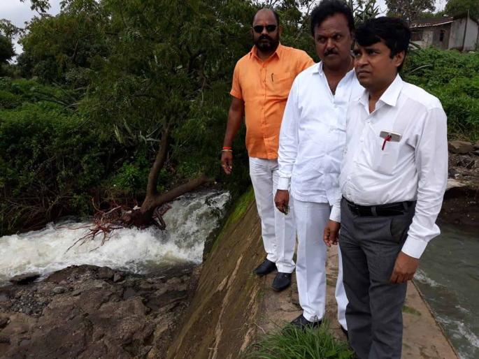 Inspector of 'Kamaachi Panchayat Samiti' | ‘त्या’ कामाची पंचायत समितीच्या पदाधिकाऱ्यांकडून पाहणी Inspector of 'Kamaachi Panchayat Samiti' | ‘त्या’ कामाची पंचायत समितीच्या पदाधिकाऱ्यांकडून पाहणी