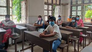 Admission of tribal children to English school in the city | आदिवासी मुलांना शहरातील इंग्रजी शाळेत प्रवेश Admission of tribal children to English school in the city | आदिवासी मुलांना शहरातील इंग्रजी शाळेत प्रवेश