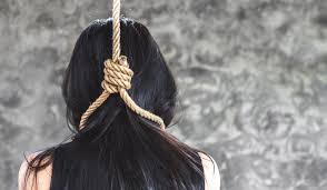 Sinnar commits suicide by strangling a schoolgirl | सिन्नरला शाळकरी मुलीची गळफास घेऊन आत्महत्या Sinnar commits suicide by strangling a schoolgirl | सिन्नरला शाळकरी मुलीची गळफास घेऊन आत्महत्या