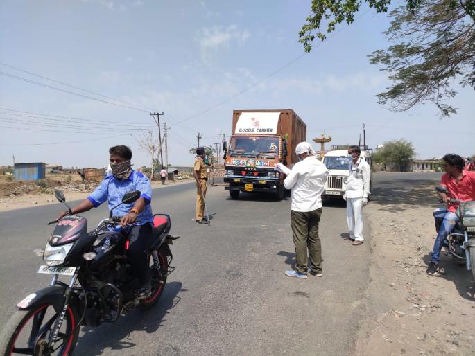 Police settlement in Wani; Awareness from the villagers | वणीत पोलिसांकडून बंदोबस्त; ग्रामपालिकेकडून जनजागृती  Police settlement in Wani; Awareness from the villagers | वणीत पोलिसांकडून बंदोबस्त; ग्रामपालिकेकडून जनजागृती