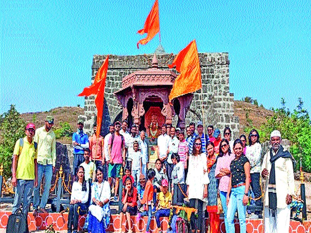 Durga Pujan on the Sabbath | विश्रामगडावर दुर्गपूजन उत्साहात