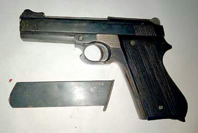 Attend sellers of domestic cart | देशी कट्ट्याची विक्री करणारा अटकेत Attend sellers of domestic cart | देशी कट्ट्याची विक्री करणारा अटकेत