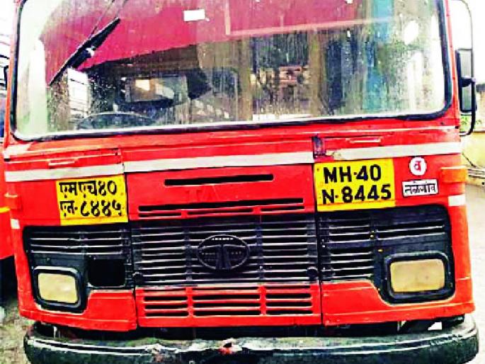 The drunk driver left the bus | मद्यधुंद चालक बस सोडून पळाला