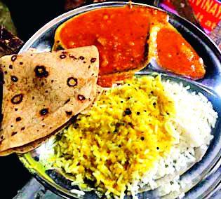 10 rupees will get a full meal | १० रुपयांत मिळणार पोटभर जेवण 10 rupees will get a full meal | १० रुपयांत मिळणार पोटभर जेवण