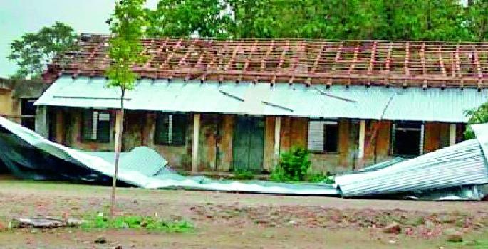 Umarchhed's school will be filled now? | उमरखेडची शाळा आता भरणार कुठे ? Umarchhed's school will be filled now? | उमरखेडची शाळा आता भरणार कुठे ?