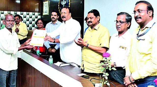 1.5 lakh people benefit from 'life' | ‘आयुष्यमान’चा १५ लाख लोकांना लाभ 1.5 lakh people benefit from 'life' | ‘आयुष्यमान’चा १५ लाख लोकांना लाभ