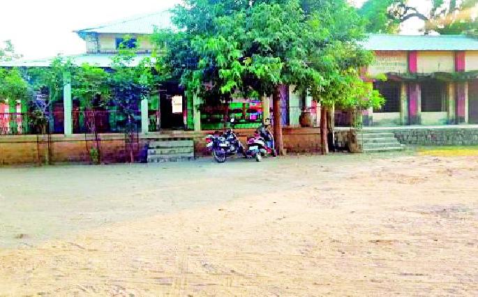 House to Darwah Market Committee | दारव्हा बाजार समितीला घरघर House to Darwah Market Committee | दारव्हा बाजार समितीला घरघर